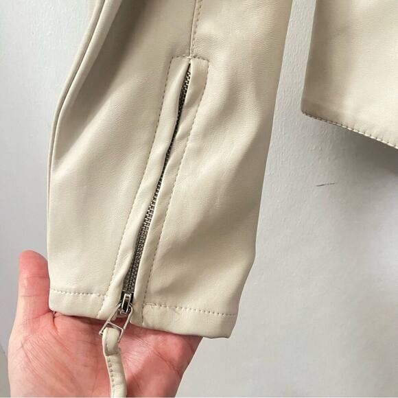 Blank NYC FAUX LEATHER JACKET IN VANILLA LATTE Size Medium - Picture 6 of 11